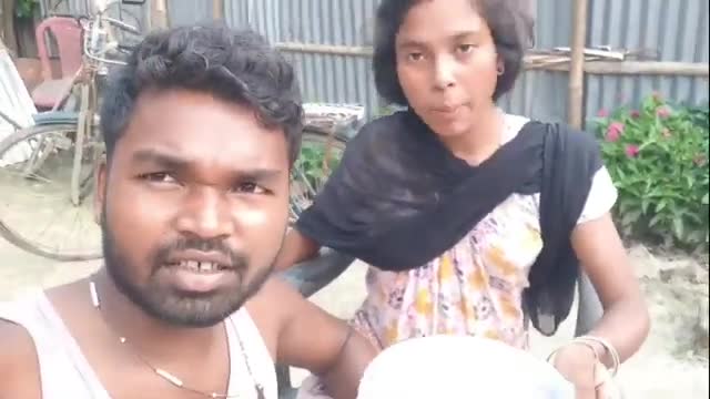 Sabji nabi mila to pani ke tha kha rahi hai #cute_couple #vlog #video