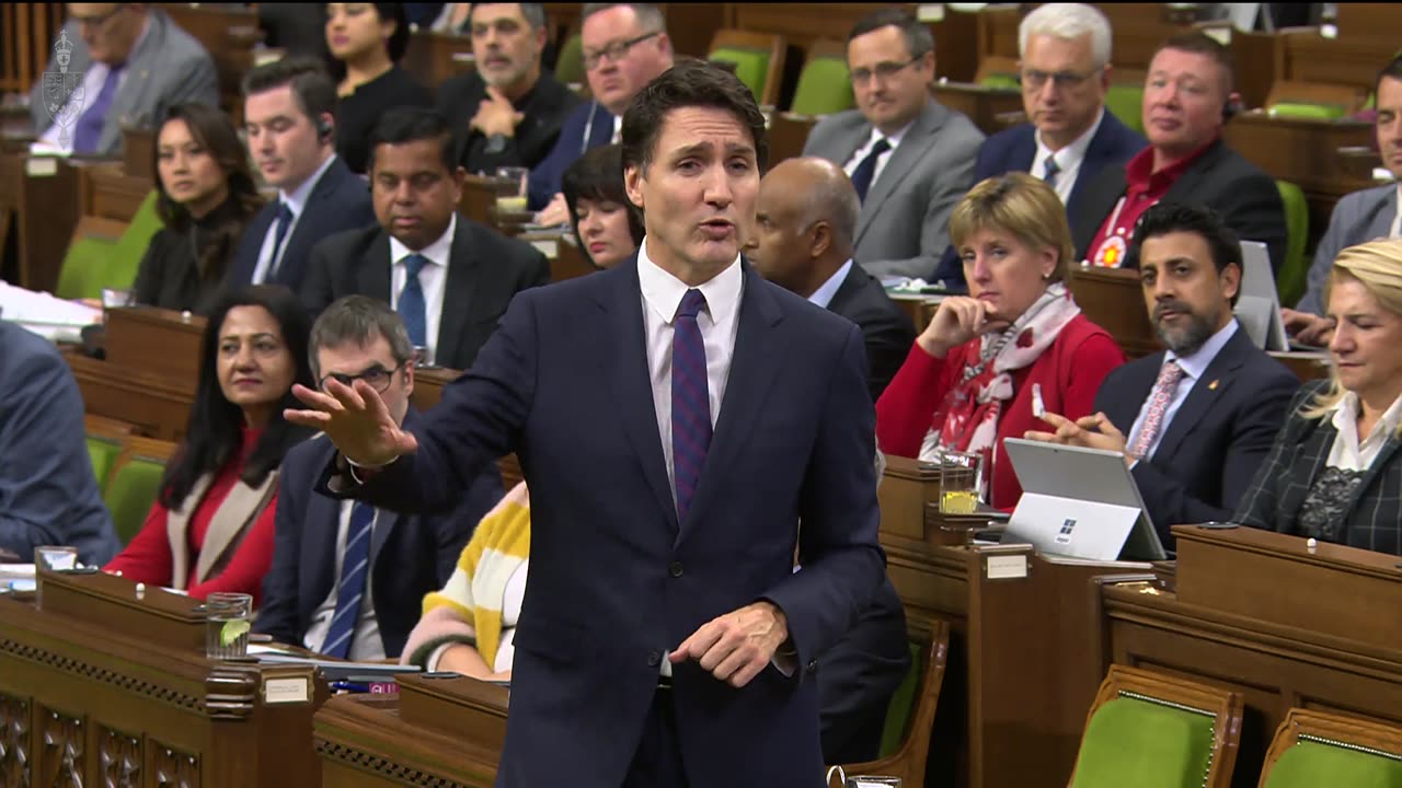 WATCH: Trudeau unable to say what his government's deficit is