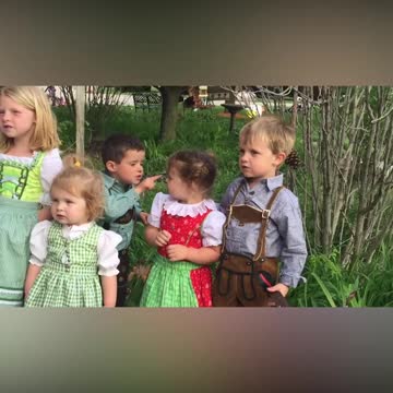 Kids Ruin Performance With Poking Battle