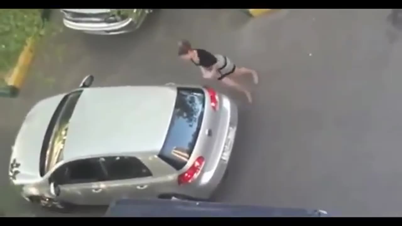 EXTREME WOMEN DRIVER FAILS - CAR CRASH COMPILATION 2024