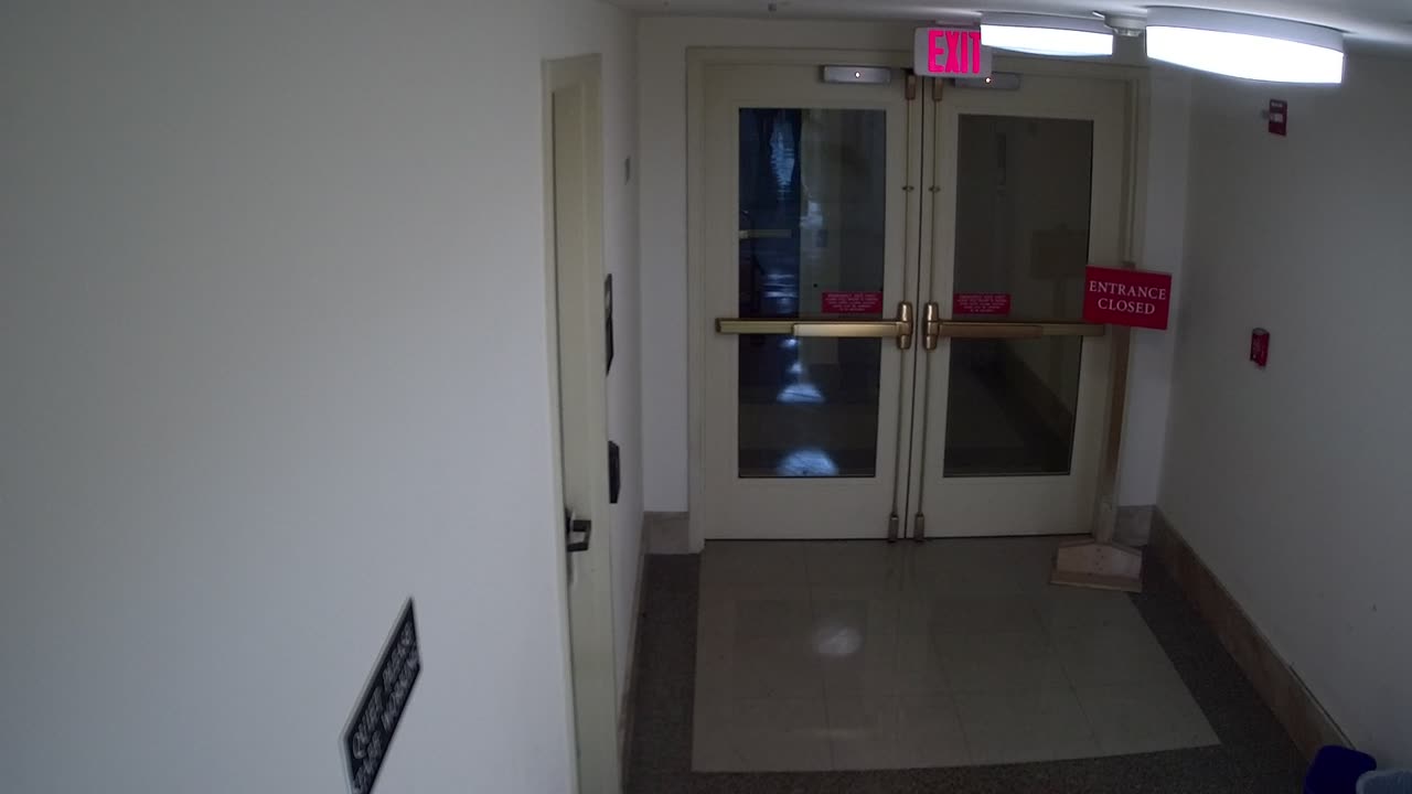 3255LHOBBASWDoorEExitnearB234_2021-01-06_11h56min54s257ms.mp4