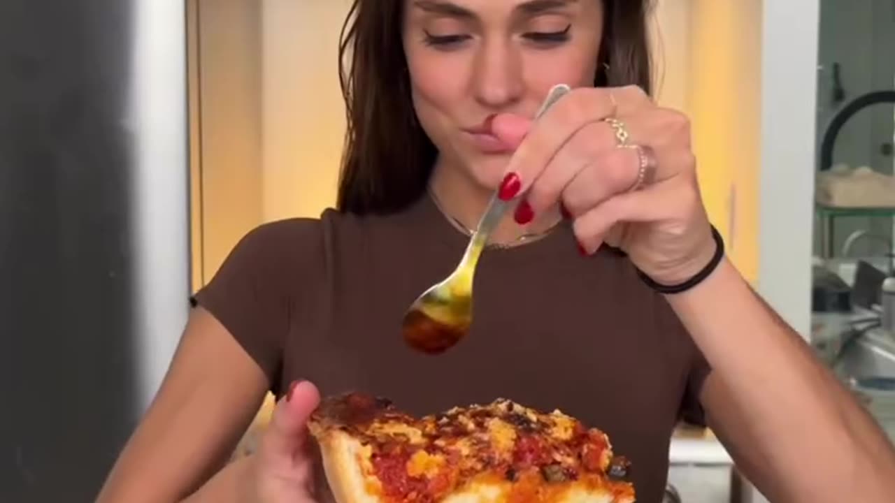 Ana Sofia Fehn - Deep Dish Pizza 🍕