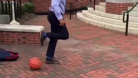 ThePresidentoftheirschoolhadhimlost#basketball#sports#funny