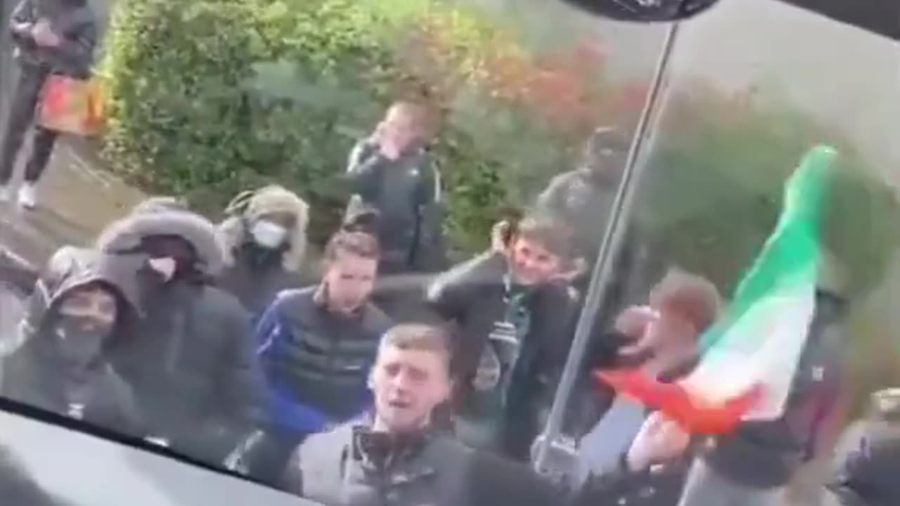 Irish Kids stop a bus full of knife wielding, culture changing, white people killing migrants