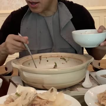 QSGqi8UrxDsioBDyD56UT4