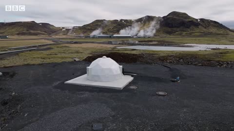 Inside the hidden carbon plant pulling CO2 from thin air | BBC News