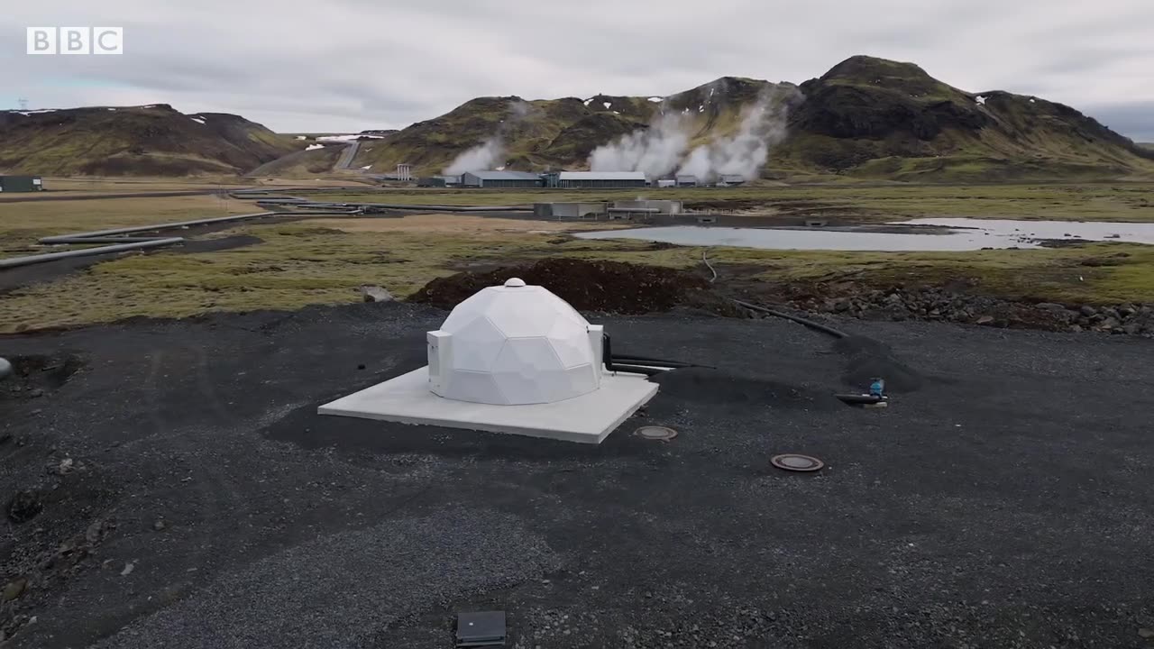 Inside the hidden carbon plant pulling CO2 from thin air | BBC News