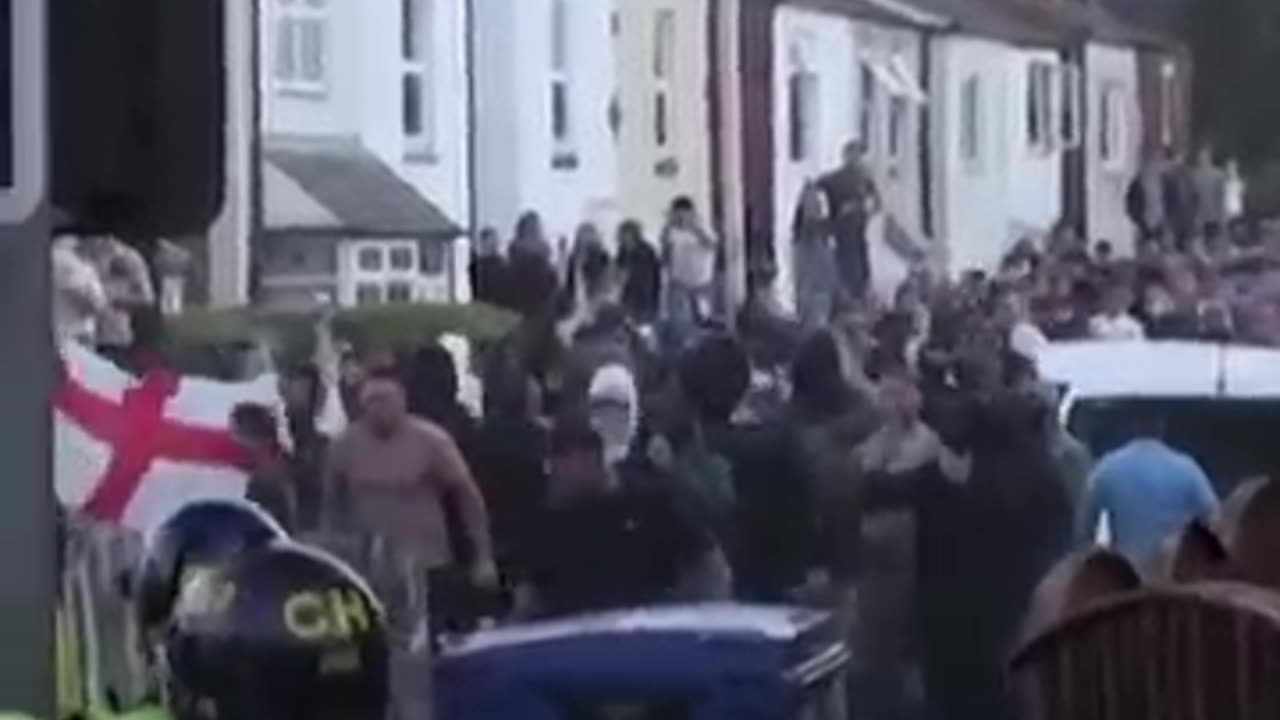 Far-right riots target British Muslims after Southport murder