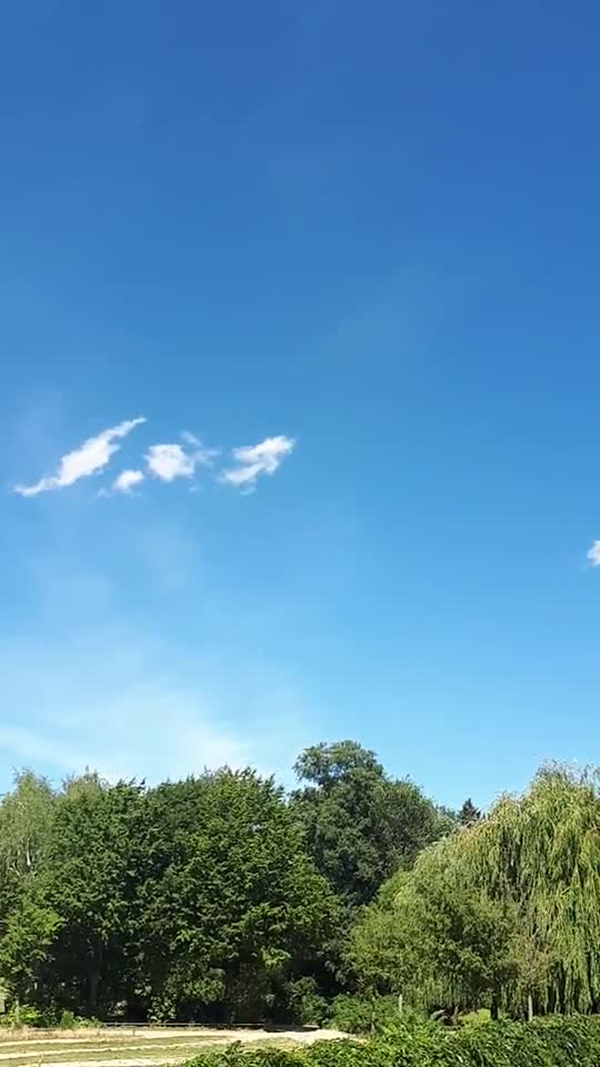 Himmel in Berlin am 14. Juli 2022 um 15:20 Uhr
