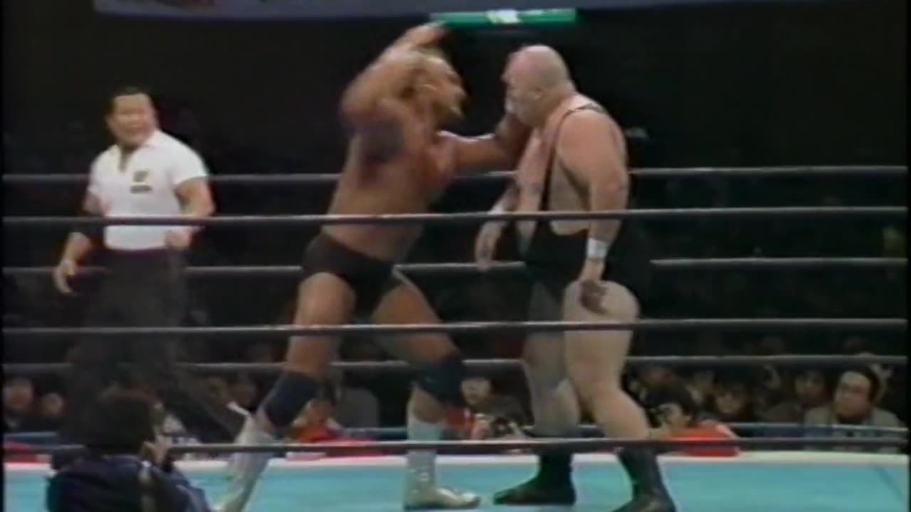 (1985.02.01) Hulk Hogan vs King Kong Bundy - NJPW