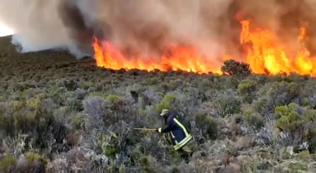 Authorities try to quell raging fire on Mount Kilimanjaro