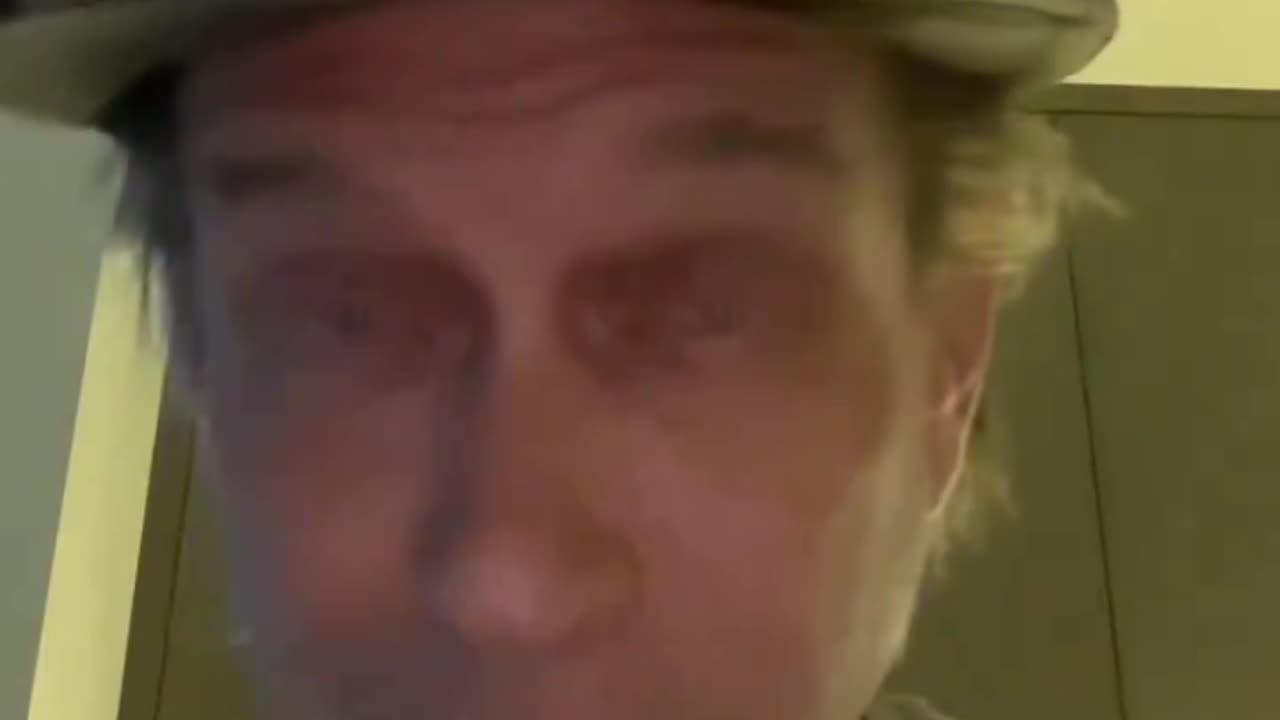 Stephen Baldwin talking About Celebrities Making Comebacks and mention Jim Caviezel