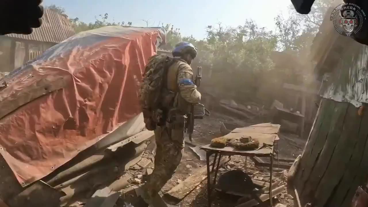 Ukrainian Special Forces Entering Village in Kursk