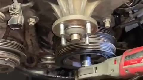 It is very difficult to disassemble the crankshaft nut. We can try this method.