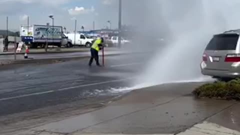 Wakad: Water valve in the middle of the road, dangerous to travel on Anna Bhau Sathe Chowk-Kaverinagar road ABBO News