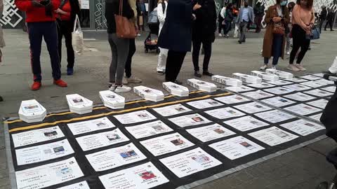 Les Masques Blancs Lyon Action Métro et Sitting Mort Inject avec temoignage le 23 Avril 2022