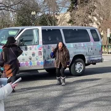 COVIDIAN IDIOT FREAKS OUT ABOUT PROTEST IN DC 😂