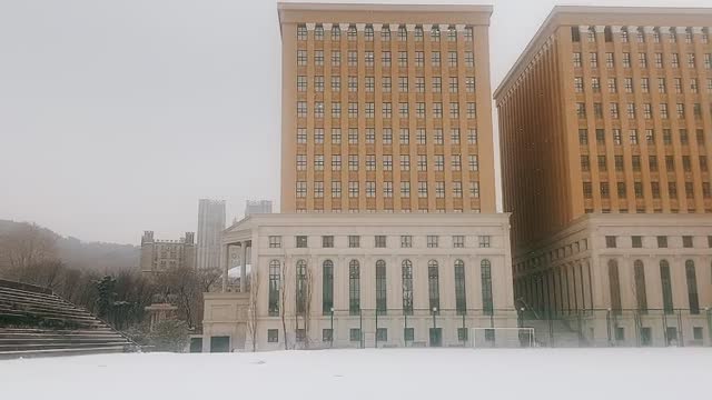 Snowy landscape (Korea, KYUNG HEE UNIVERSITY) - Be careful not to slip