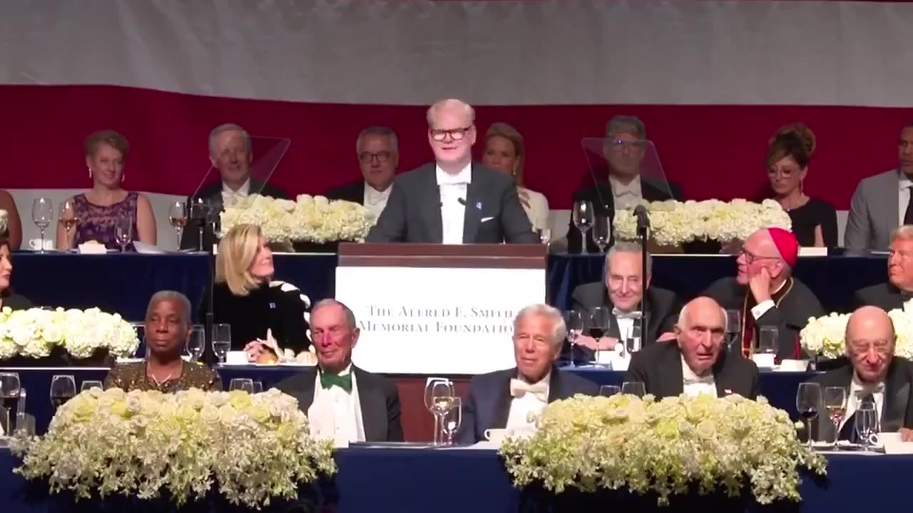 Jim Gaffigan is ROASTING Kamala at the Al Smith Dinner. 🔥