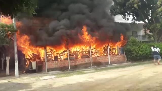 Dos personas resultaron afectadas tras incendio en Girón