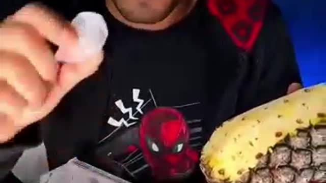 Jason tries the challenge of eating pineapple on ice. Can he succeed?