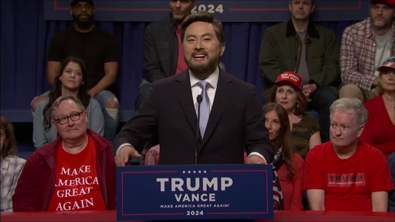 SNL - Harris and Trump Rallies Cold Open