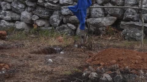 Cesar explains to us the reason for the type of construction that is handled in Yucatan