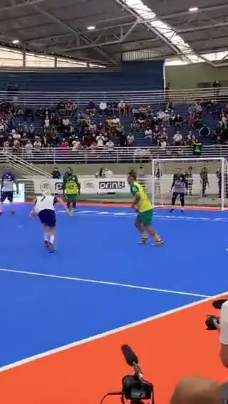 Thinking outside the box..intelligent football player