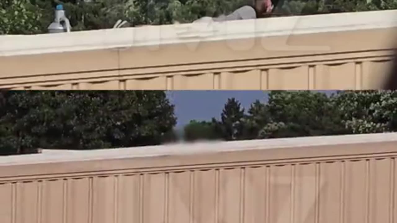 Crowd noticed the gunman moments before disaster