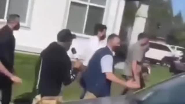 Canadians giving Justin Trudeau a piece of their mind about COVID restrictions