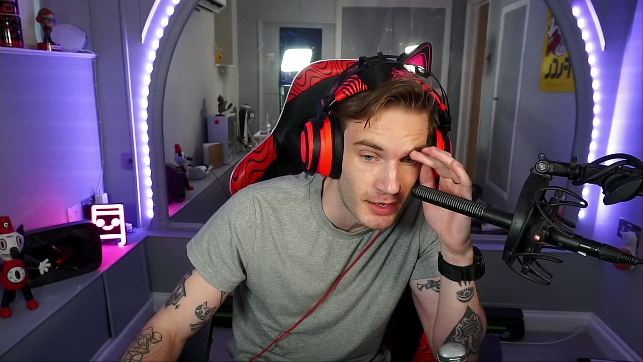 Pewdiepie Died (Felix Kjellberg Reacts) - LWIAY #00156