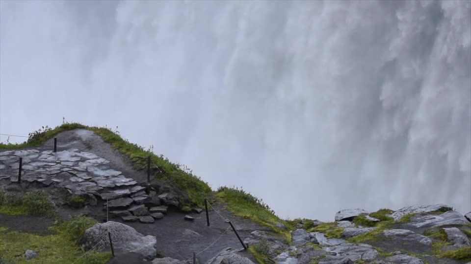 The strongest waterfall you see at lightning speed