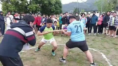 House competition traditional bamboo fight final round