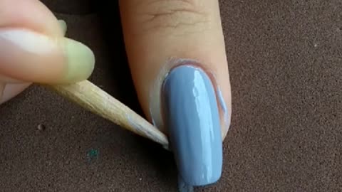 SIMPLE AND BEAUTIFUL NAIL