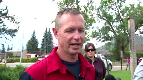Home of fire chief in Canada's Jasper burns down