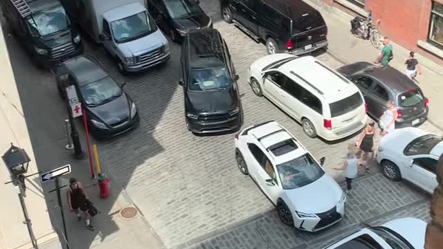 Old Montreal Roads Are Closed For A Triathlon & The Traffic Is Absolutely Bonkers (VIDEO)