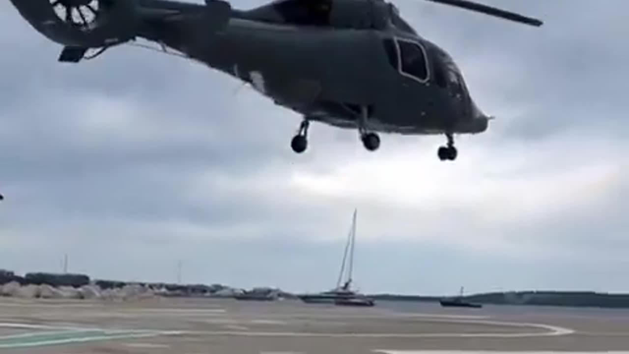 The effect when the rotation speed of the helicopter blades is synchronized with the shutter speed