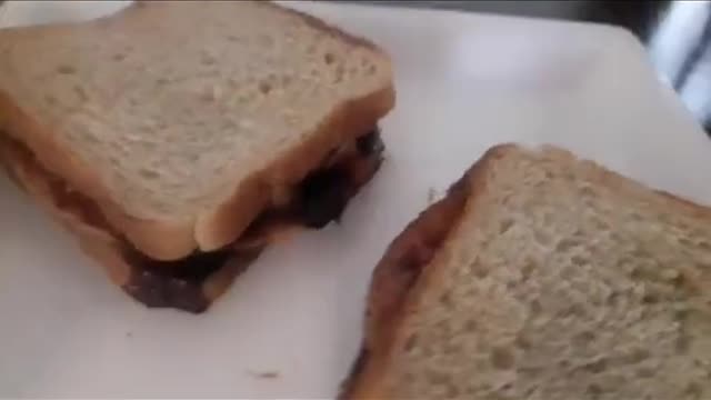 How to Make a Chicken Ham Sandwich