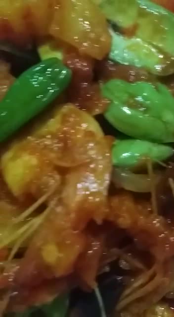 Eat seafoods spicy with my family