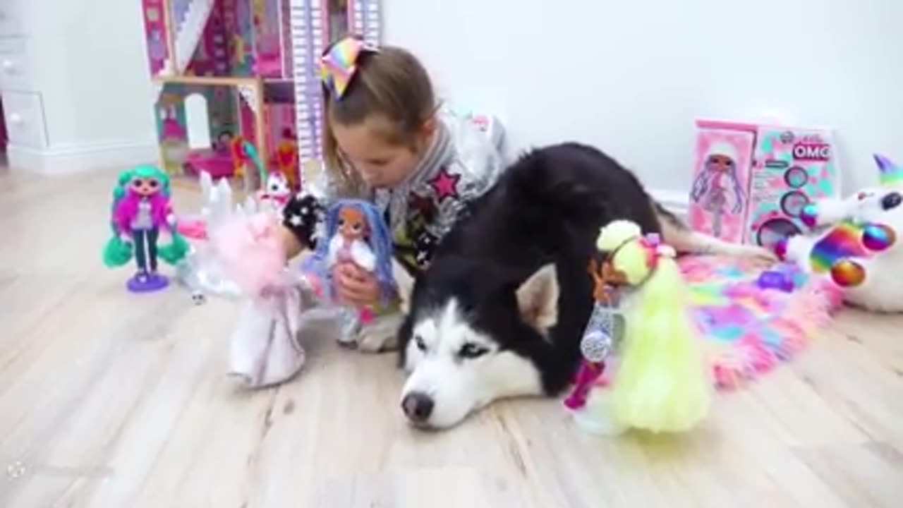 Sofia bathe and dress up her dog, Funny story for kids