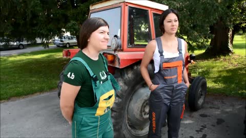 Maturantice Poljoprivredne škole traktorima dolaze u školu