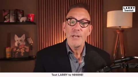 Pres Trump Makes Comedians BURST OUT LAUGHING, democrat cult klan Kamala FAILS MISERABLY! Larry Live