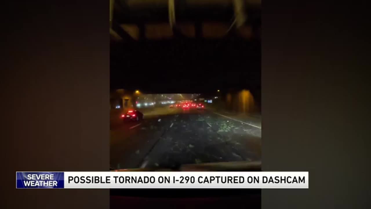 Possible tornado on I-290 in Chicago captured on dashcam | WGN News