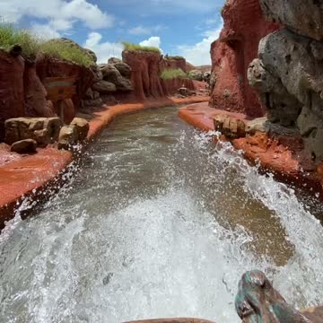 A minute on Splash Mountain!