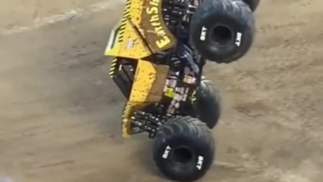 Monster Truck_ Monster Jam Truck Performance Odd 4WD