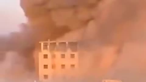 Israel Bombing the Scheisse Out of Lebanon Today.mp4