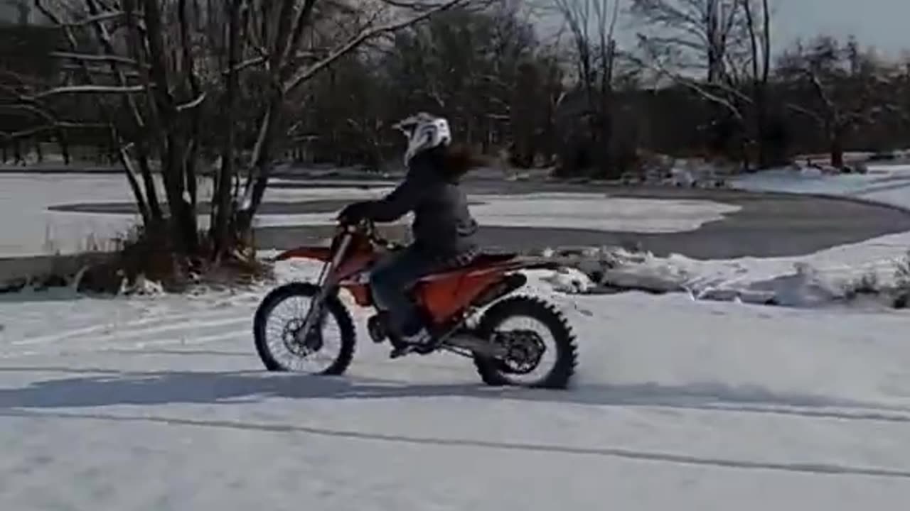 KTM SNOW MACHINE