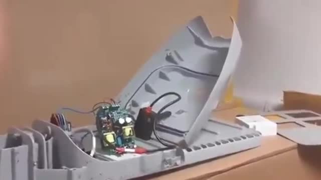 WEAPONS EXPERT OPENS 5G LED TRANSMITTER