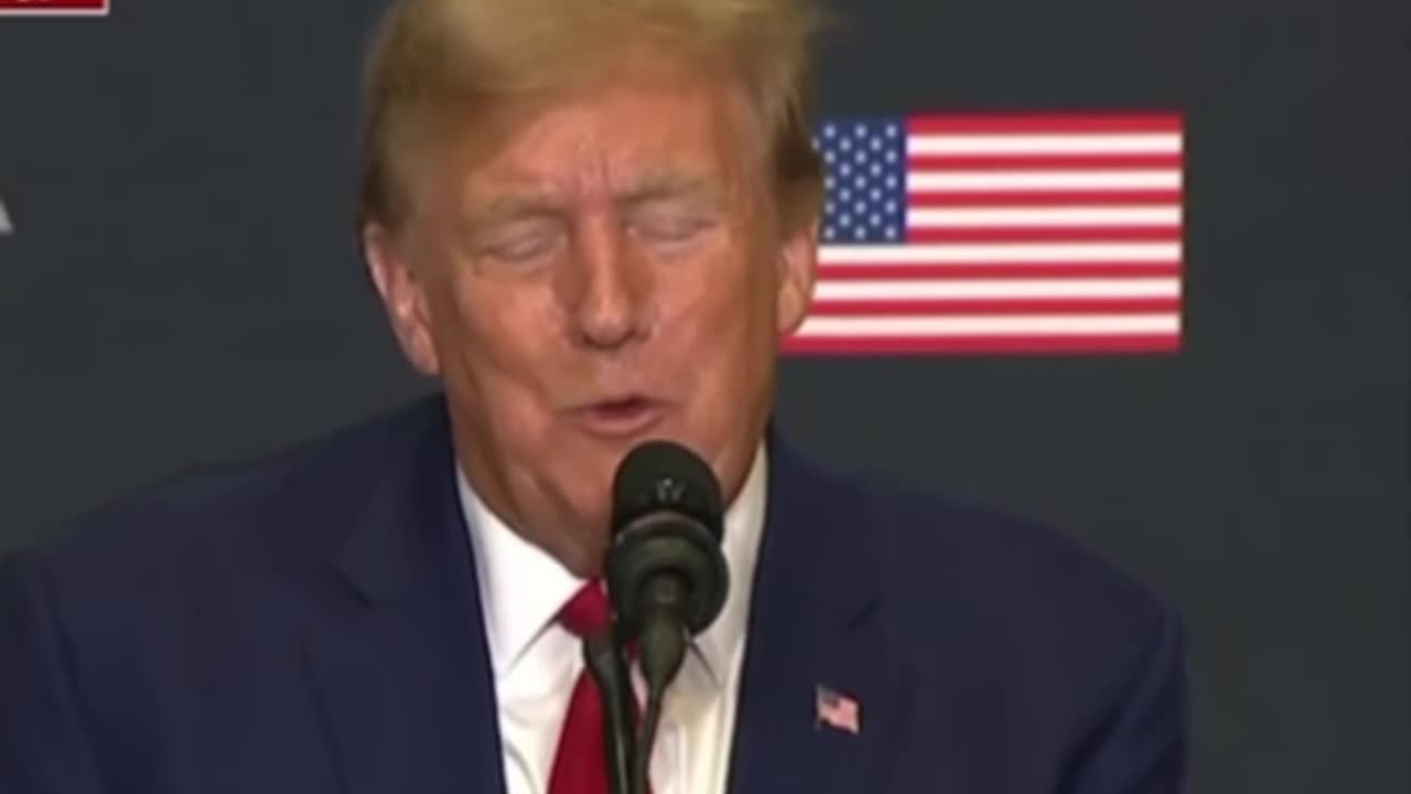 Trump shows his notebook