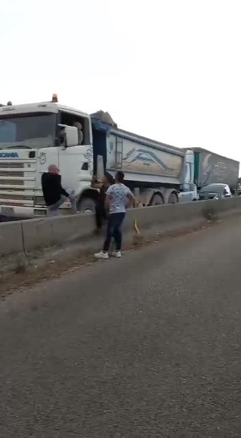 29.09.2021- BLOCCHI STRADALI: bloccata la statale 98 di Bari.
